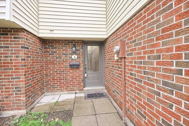 4 - 28 Donald St, Townhouse with 3 bedrooms, 2 bathrooms and 2 parking in Barrie ON | Image 10
