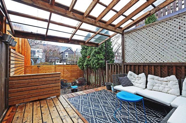 27 Heintzman St, House attached with 3 bedrooms, 3 bathrooms and 1 parking in Toronto ON | Image 8