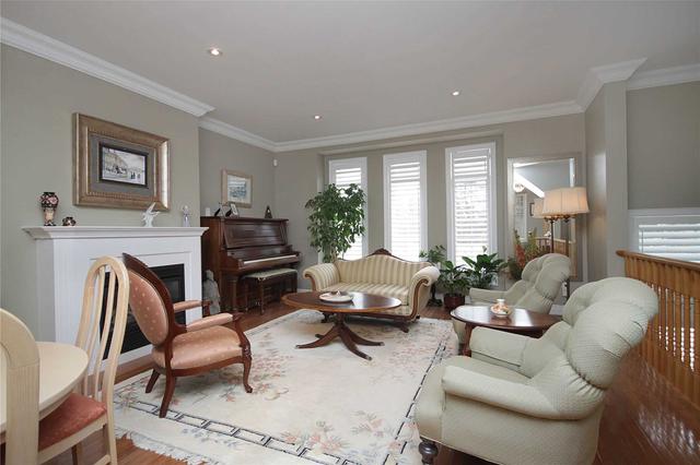 25 Cora Urbel Way, Townhouse with 3 bedrooms, 4 bathrooms and 4 parking in Toronto ON | Image 34