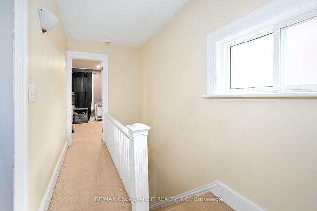 207 Rawdon St, House detached with 3 bedrooms, 1 bathrooms and 4 parking in Brantford ON | Image 11