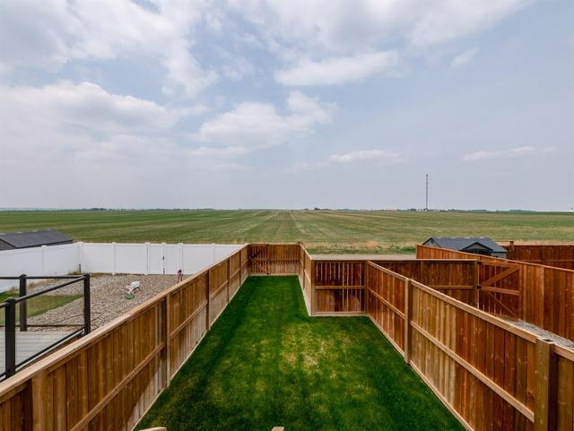 898 Greywolf Run N, House detached with 4 bedrooms, 3 bathrooms and 2 parking in Lethbridge AB | Image 42