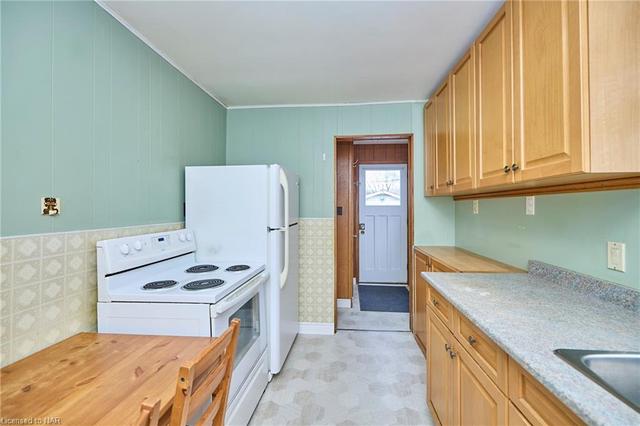 15 Hilda Street, House detached with 2 bedrooms, 1 bathrooms and 4 parking in St. Catharines ON | Image 4