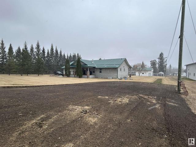 5004 52 Av, House detached with 4 bedrooms, 3 bathrooms and null parking in Westlock County AB | Image 70