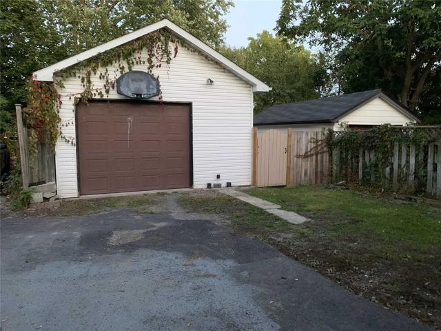 41 Burk St, House detached with 3 bedrooms, 2 bathrooms and 3 parking in Oshawa ON | Image 10