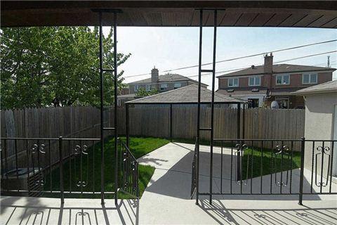 25 Brigham Crt, House semidetached with 3 bedrooms, 4 bathrooms and 4 parking in Toronto ON | Image 18