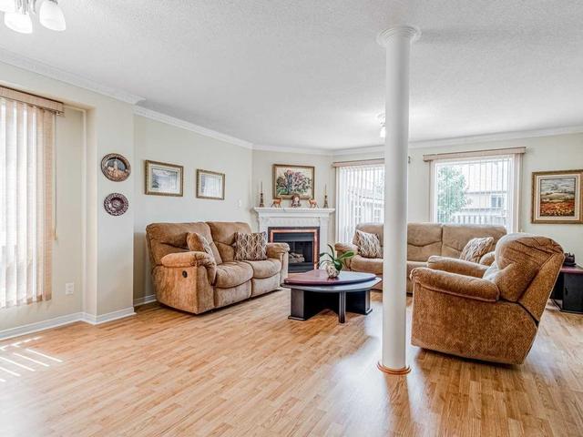 74 Red Maple Dr, House detached with 4 bedrooms, 3 bathrooms and 6 parking in Brampton ON | Image 4