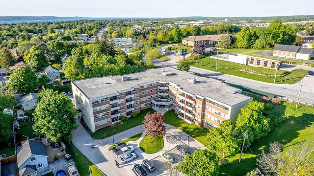 304 - 860 9th St E, Condo with 2 bedrooms, 1 bathrooms and 1 parking in Owen Sound ON | Image 27