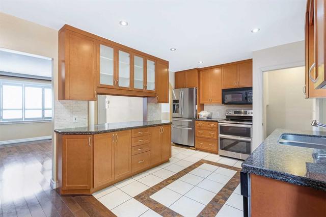 162 Oakridge Dr, House detached with 2 bedrooms, 2 bathrooms and 3 parking in Toronto ON | Image 33