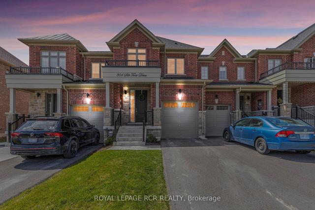 304 Silk Twist Dr, House attached with 4 bedrooms, 3 bathrooms and 2 parking in East Gwillimbury ON | Image 1