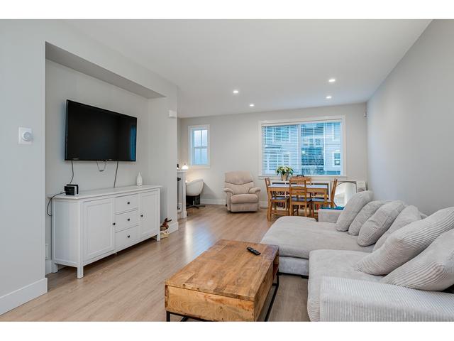 1 - 15717 Mountain View Drive, House attached with 3 bedrooms, 3 bathrooms and 2 parking in Surrey BC | Card Image