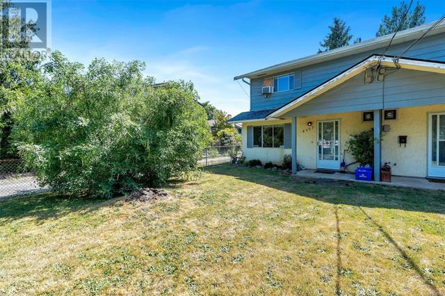 4307 Tyndall Ave, House detached with 3 bedrooms, 2 bathrooms and 2 parking in Saanich BC | Image 6