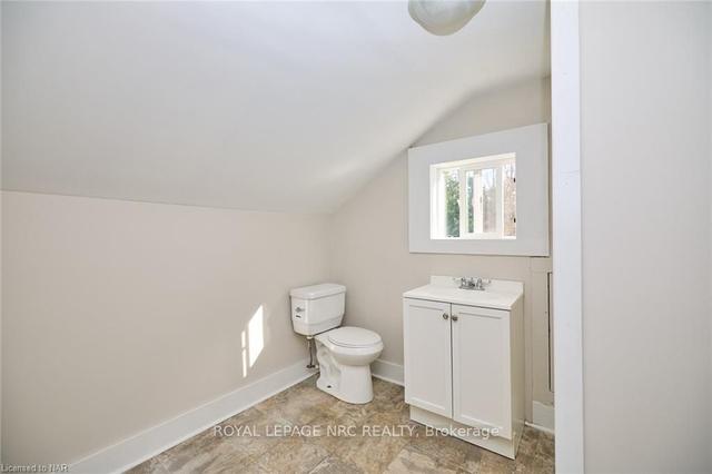 58 Court St, House detached with 2 bedrooms, 2 bathrooms and 2 parking in St. Catharines ON | Image 7