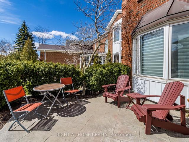 2595 Ambercroft Tr, House detached with 4 bedrooms, 4 bathrooms and 4 parking in Mississauga ON | Image 12