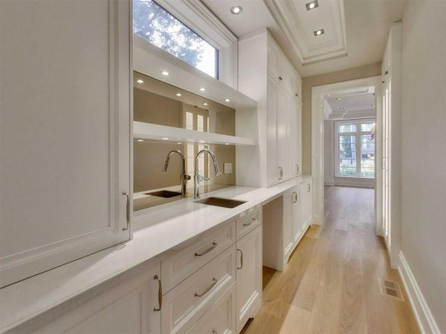 523 Vesta Dr, House detached with 4 bedrooms, 7 bathrooms and 6 parking in Toronto ON | Image 8