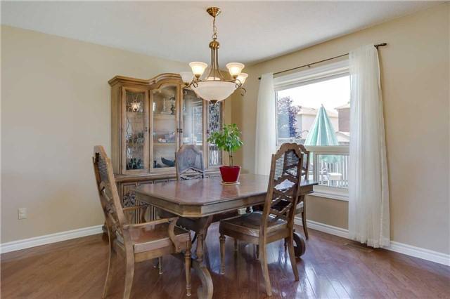 184 Kozlov St, House detached with 3 bedrooms, 2 bathrooms and 2 parking in Barrie ON | Image 8