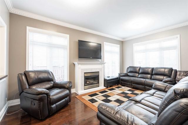 2 Blazing Star Dr, House detached with 4 bedrooms, 6 bathrooms and 6 parking in Brampton ON | Image 8