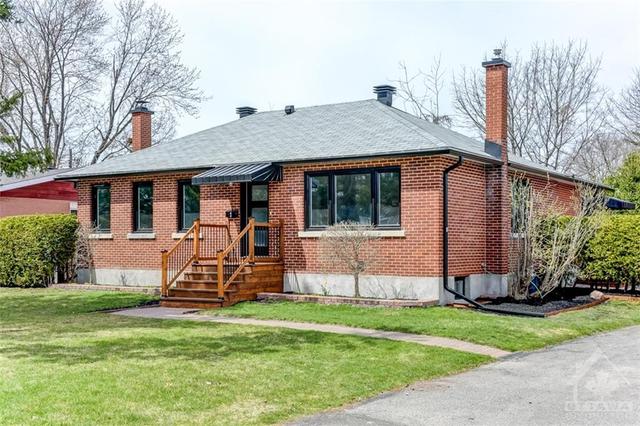 1 Oakwood Avenue, House detached with 3 bedrooms, 3 bathrooms and 7 parking in Ottawa ON | Image 1