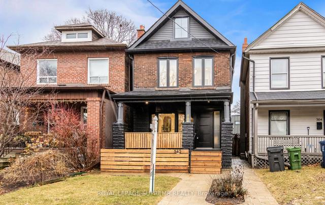 562 Beresford Ave, House detached with 3 bedrooms, 3 bathrooms and 2 parking in Toronto ON | Image 1