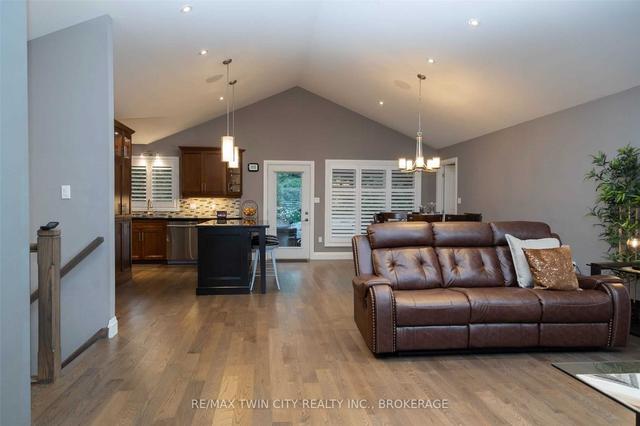 5 Andrew St, House detached with 2 bedrooms, 3 bathrooms and 6 parking in Brant ON | Image 33