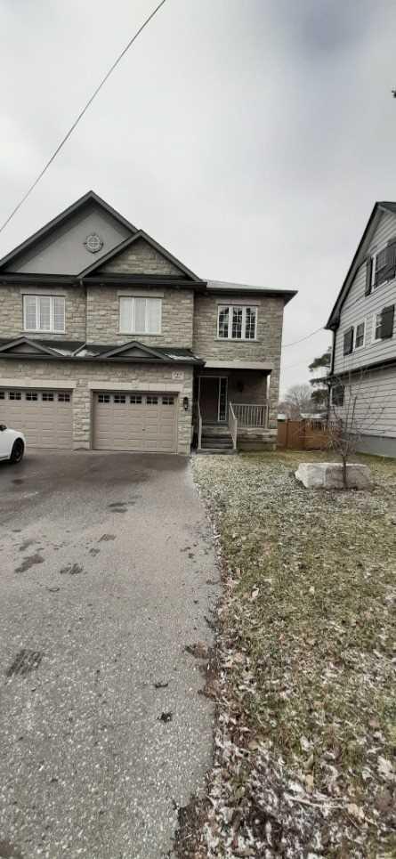 1760 Dufferin St, House semidetached with 3 bedrooms, 3 bathrooms and 1 parking in Whitby ON | Image 3