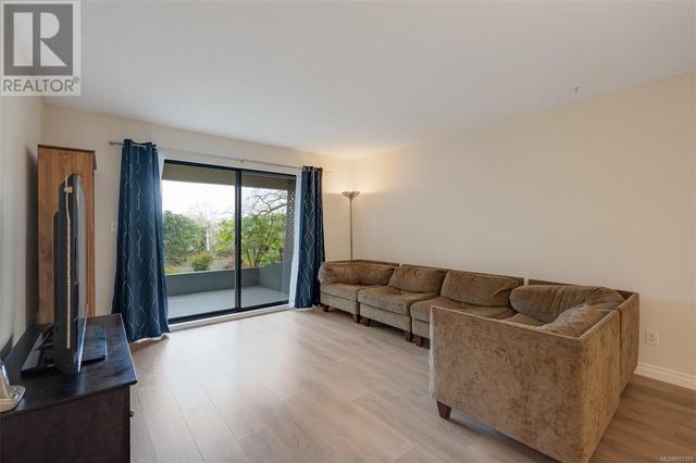 105 - 3277 Glasgow Ave, Condo with 1 bedrooms, 1 bathrooms and 1 parking in Saanich BC | Image 2