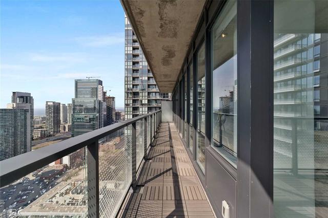 3802 - 115 Blue Jays Way, Condo with 3 bedrooms, 2 bathrooms and 1 parking in Toronto ON | Image 14