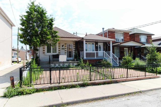 289 Nairn Ave, House detached with 2 bedrooms, 2 bathrooms and 2 parking in Toronto ON | Image 1