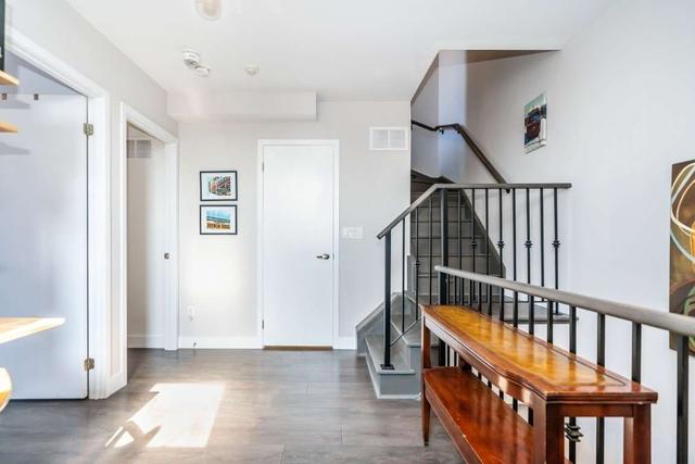211 - 441 Jane St, Townhouse with 2 bedrooms, 2 bathrooms and 2 parking in Toronto ON | Image 11