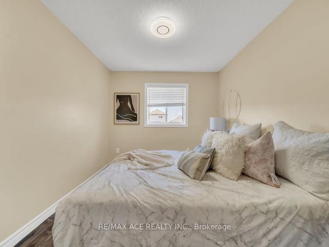 718 Victoria Rd N, House attached with 3 bedrooms, 3 bathrooms and 3 parking in Guelph ON | Image 19
