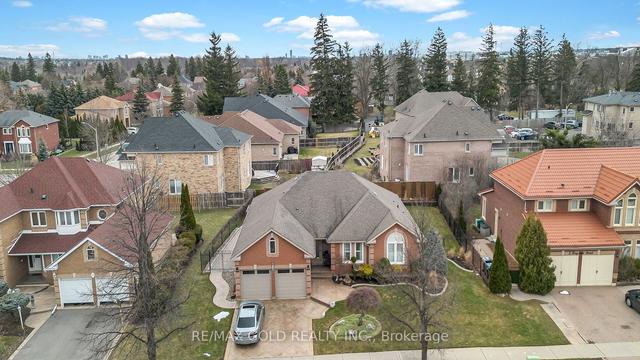 7 Roycrest St, House detached with 3 bedrooms, 2 bathrooms and 7 parking in Brampton ON | Image 25