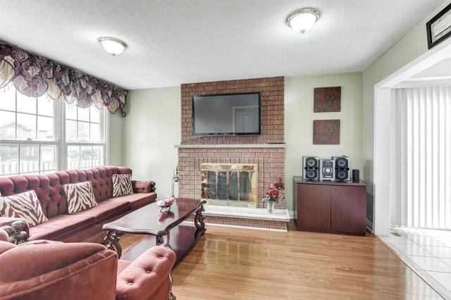 1 Ackerman Ave, House detached with 4 bedrooms, 4 bathrooms and 6 parking in Brampton ON | Image 4