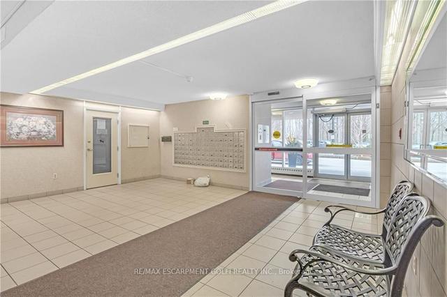 402 - 1966 Main St W, Condo with 3 bedrooms, 2 bathrooms and 1 parking in Hamilton ON | Image 23