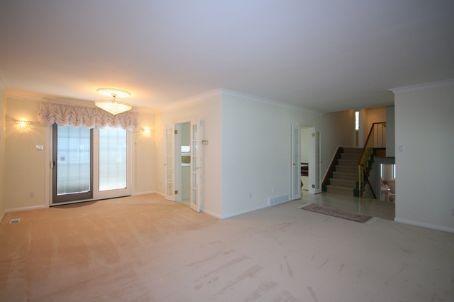 18 Olsen Dr, House detached with 4 bedrooms, 3 bathrooms and 3 parking in Toronto ON | Image 2