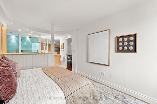 1201/02 - 270 Queens Quay W, Condo with 2 bedrooms, 2 bathrooms and 1 parking in Toronto ON | Image 10
