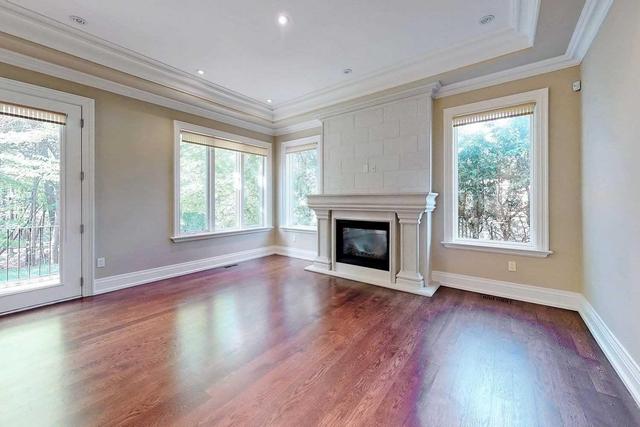 29 Christine Cres, House detached with 4 bedrooms, 6 bathrooms and 6 parking in Toronto ON | Image 8