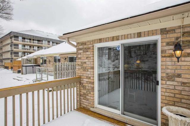 54 Auburn St, Townhouse with 1 bedrooms, 3 bathrooms and 2 parking in Peterborough ON | Image 2