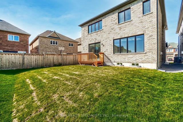 27 Valleyway Dr, House detached with 4 bedrooms, 4 bathrooms and 4 parking in Brampton ON | Image 32