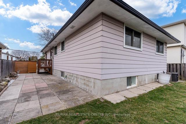 34 Quaker Cres, House detached with 3 bedrooms, 2 bathrooms and 4 parking in Hamilton ON | Image 22