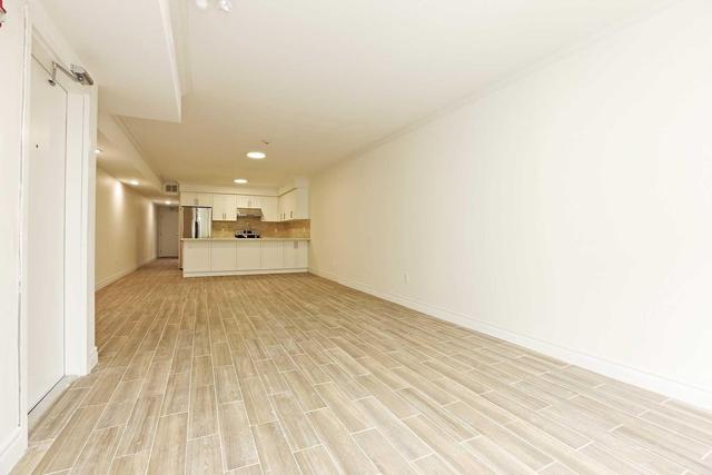 1 - 2056 Queen St E, Condo with 2 bedrooms, 1 bathrooms and null parking in Toronto ON | Image 5