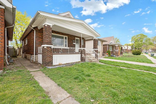 1127 Josephine Ave, House detached with 3 bedrooms, 2 bathrooms and 1.5 parking in Windsor ON | Image 1