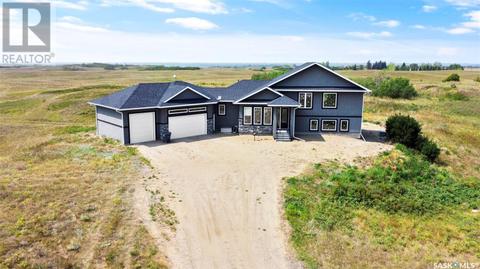 11 Peace Place Acreage, House detached with 4 bedrooms, 4 bathrooms and null parking in Dundurn No. 314 SK | Card Image