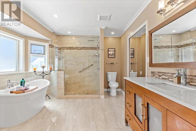 2292 W Keith Road, House detached with 6 bedrooms, 4 bathrooms and 9 parking in North Vancouver BC | Image 21