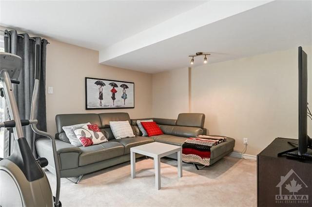 268 Stedman Street, Townhouse with 3 bedrooms, 3 bathrooms and 3 parking in Ottawa ON | Image 21