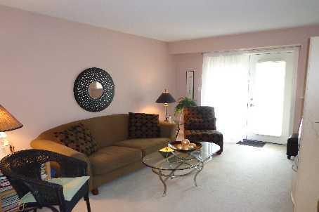 109 - 1830 Walkers Line, Condo with 1 bedrooms, 1 bathrooms and 1 parking in Burlington ON | Image 2