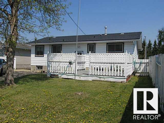 5807 51 Av, House detached with 5 bedrooms, 2 bathrooms and null parking in Redwater AB | Image 3