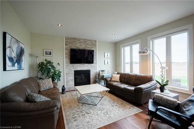 2217 Dauncey Crescent, House detached with 4 bedrooms, 2 bathrooms and 7 parking in London ON | Image 10