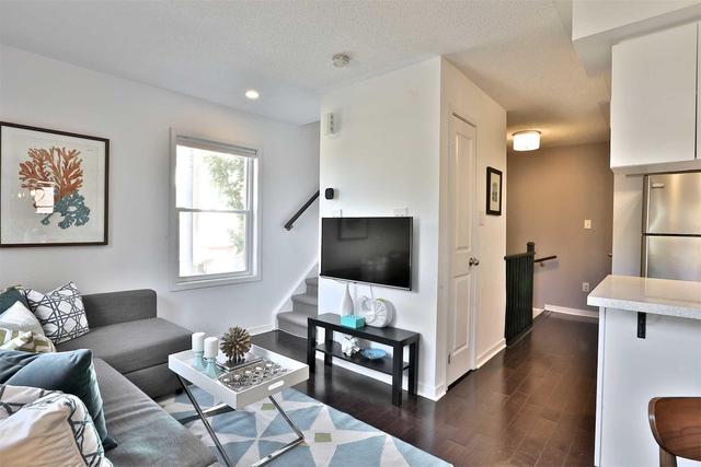 Th2 - 825 Dundas St E, Townhouse with 2 bedrooms, 2 bathrooms and 1 parking in Toronto ON | Image 9
