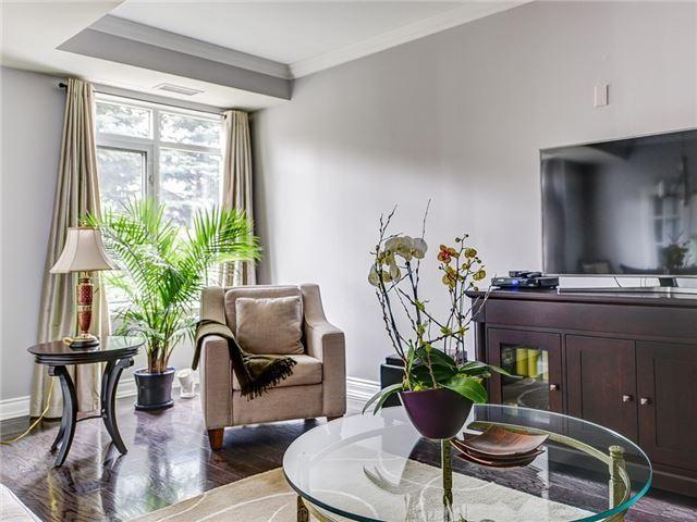 105 - 12 Old Mill Tr, Condo with 3 bedrooms, 3 bathrooms and 2 parking in Toronto ON | Image 3