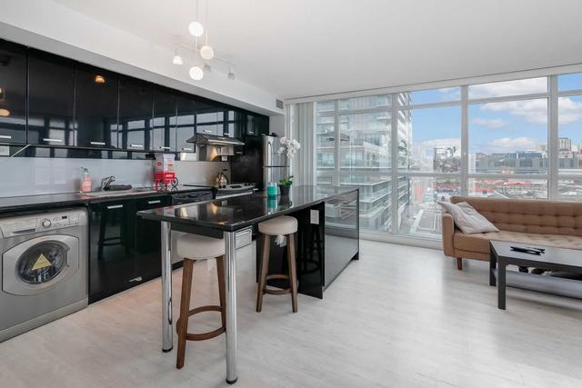 809a - 19 Singer Crt, Condo with 1 bedrooms, 1 bathrooms and 0 parking in Toronto ON | Image 2