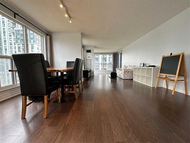 1001 - 18 Hollywood Ave, Condo with 2 bedrooms, 2 bathrooms and 2 parking in Toronto ON | Image 4